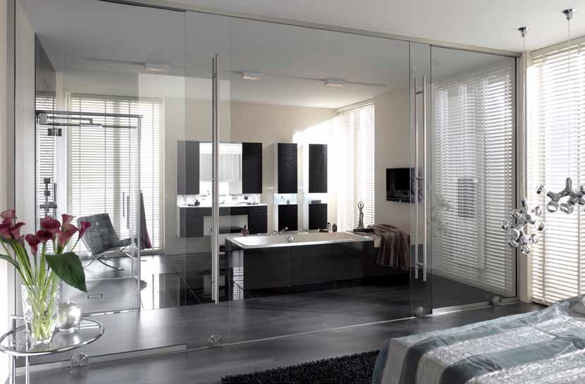Double glasss door in bath room with base bottom roller system Silent Glam